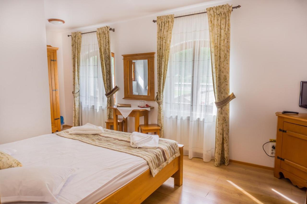 Villa Popasul Craiului à Zărneşti Extérieur photo